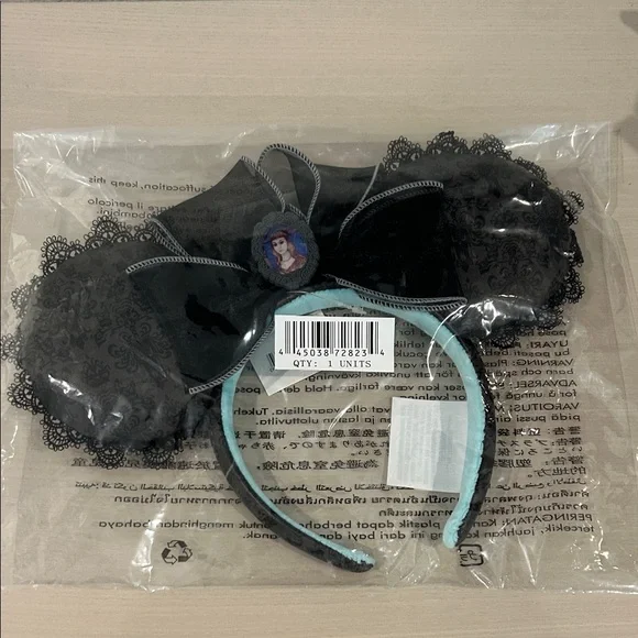 New in Bag with Tags: Disney’s Haunted Mansion Minnie Ears - Picture 1 of 4